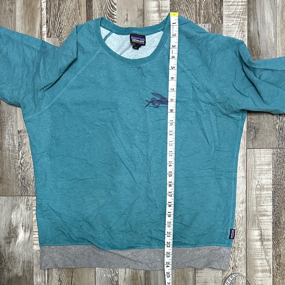 Patagonia Teal and Gray Sweatshirt - Picture 6 of 9